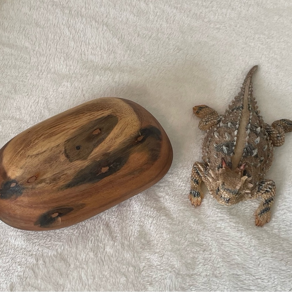Wood decor piece